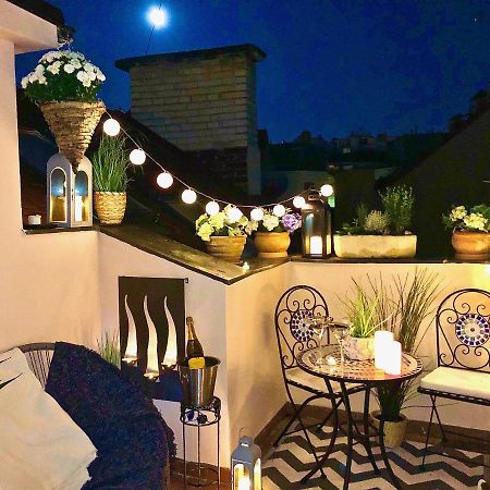Duplex With Quite Terrace On Wenceslas Sq. プラハ エクステリア 写真