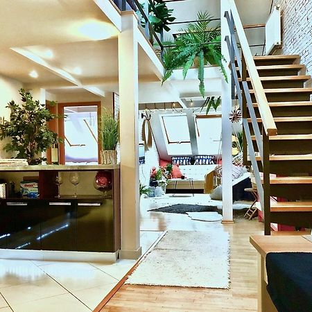 Duplex With Quite Terrace On Wenceslas Sq. プラハ エクステリア 写真