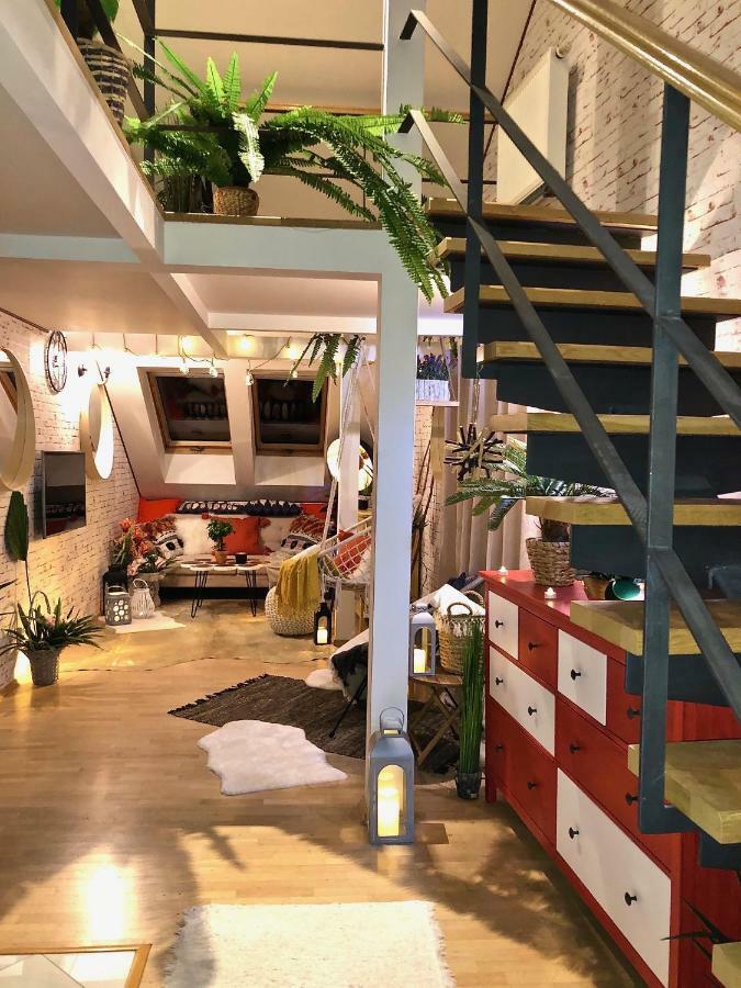 Duplex With Quite Terrace On Wenceslas Sq. プラハ エクステリア 写真