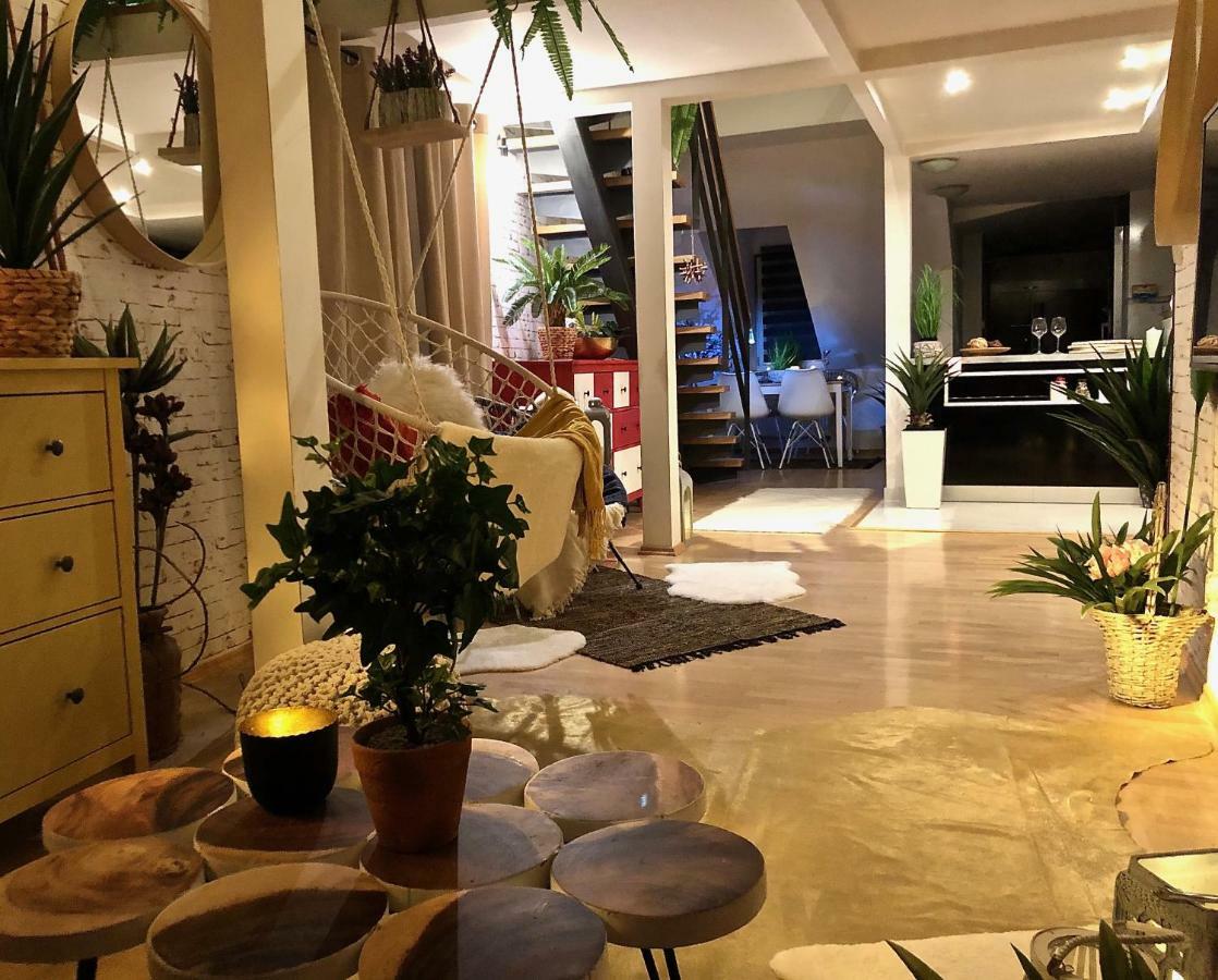 Duplex With Quite Terrace On Wenceslas Sq. プラハ エクステリア 写真