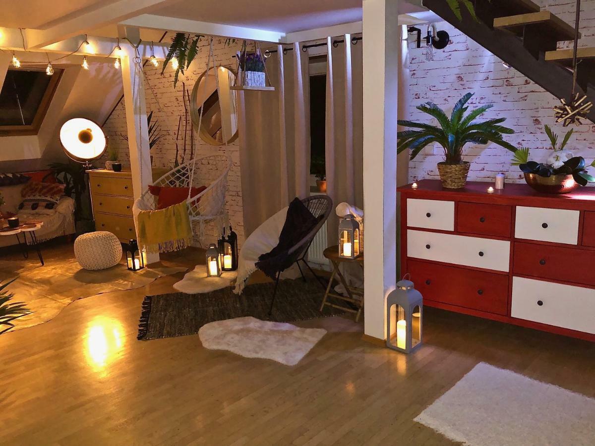 Duplex With Quite Terrace On Wenceslas Sq. プラハ エクステリア 写真