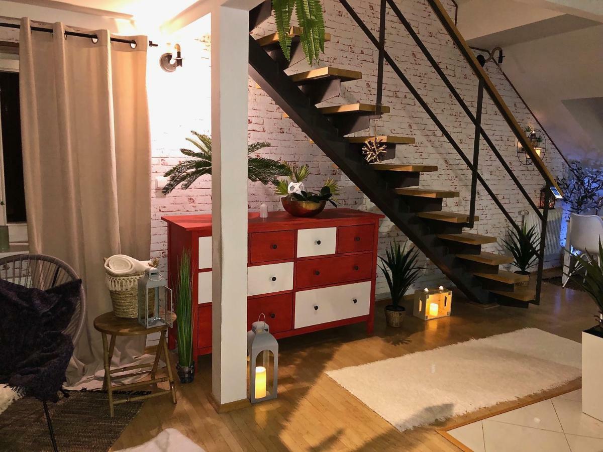 Duplex With Quite Terrace On Wenceslas Sq. プラハ エクステリア 写真