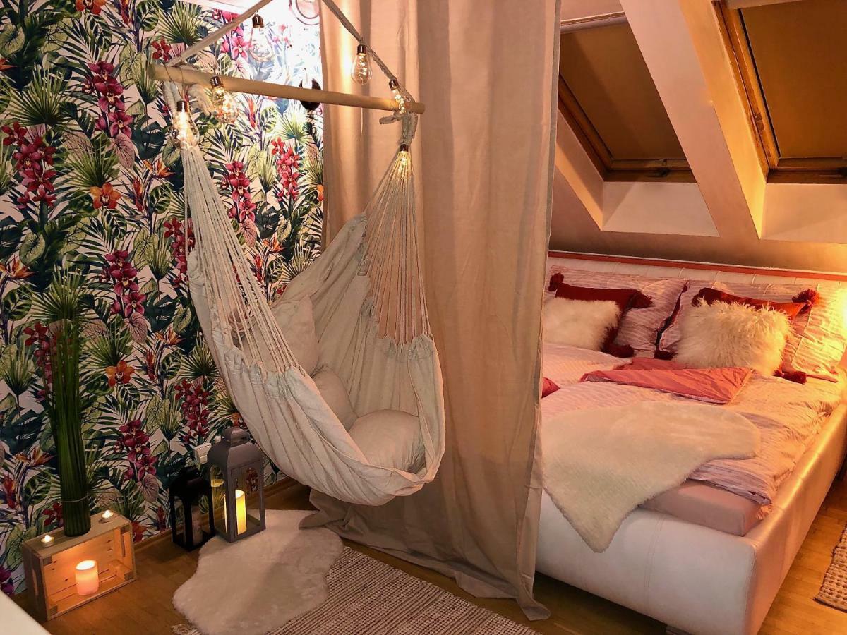 Duplex With Quite Terrace On Wenceslas Sq. プラハ エクステリア 写真