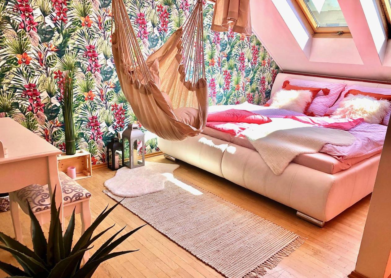 Duplex With Quite Terrace On Wenceslas Sq. プラハ エクステリア 写真