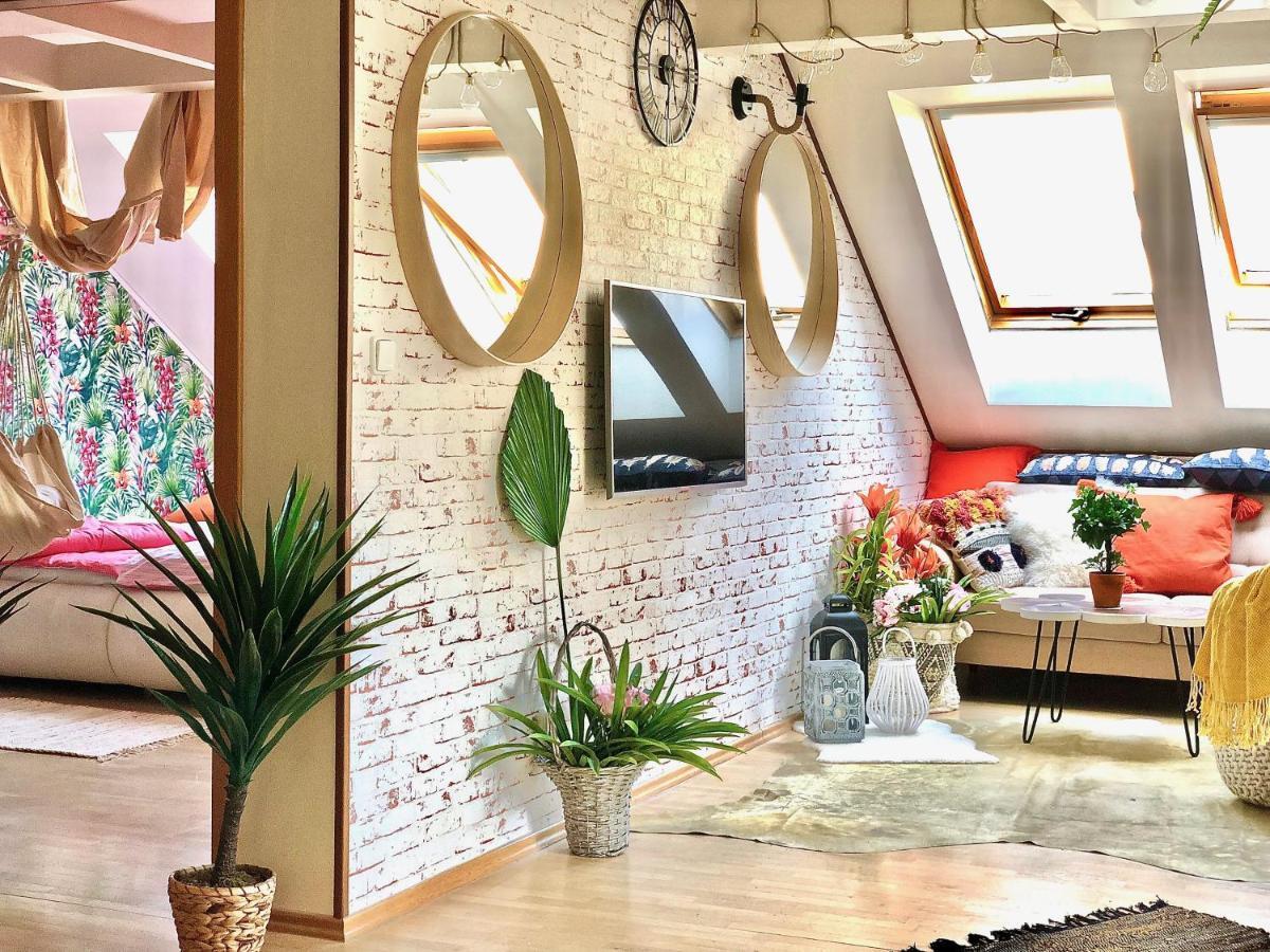 Duplex With Quite Terrace On Wenceslas Sq. プラハ エクステリア 写真